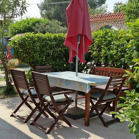 Holiday House Holek Šilo Esterno foto