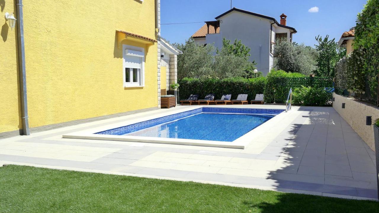 Holiday House Holek Šilo Esterno foto