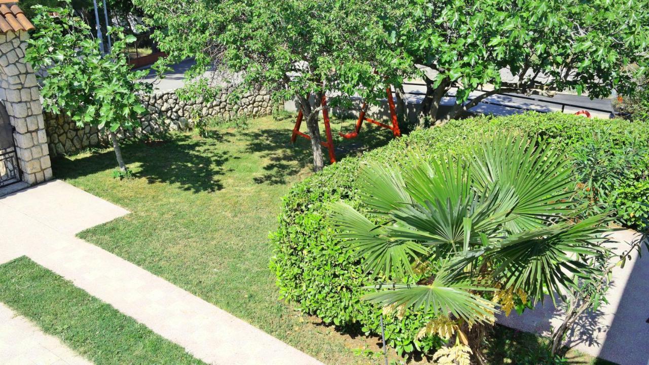 Holiday House Holek Šilo Esterno foto