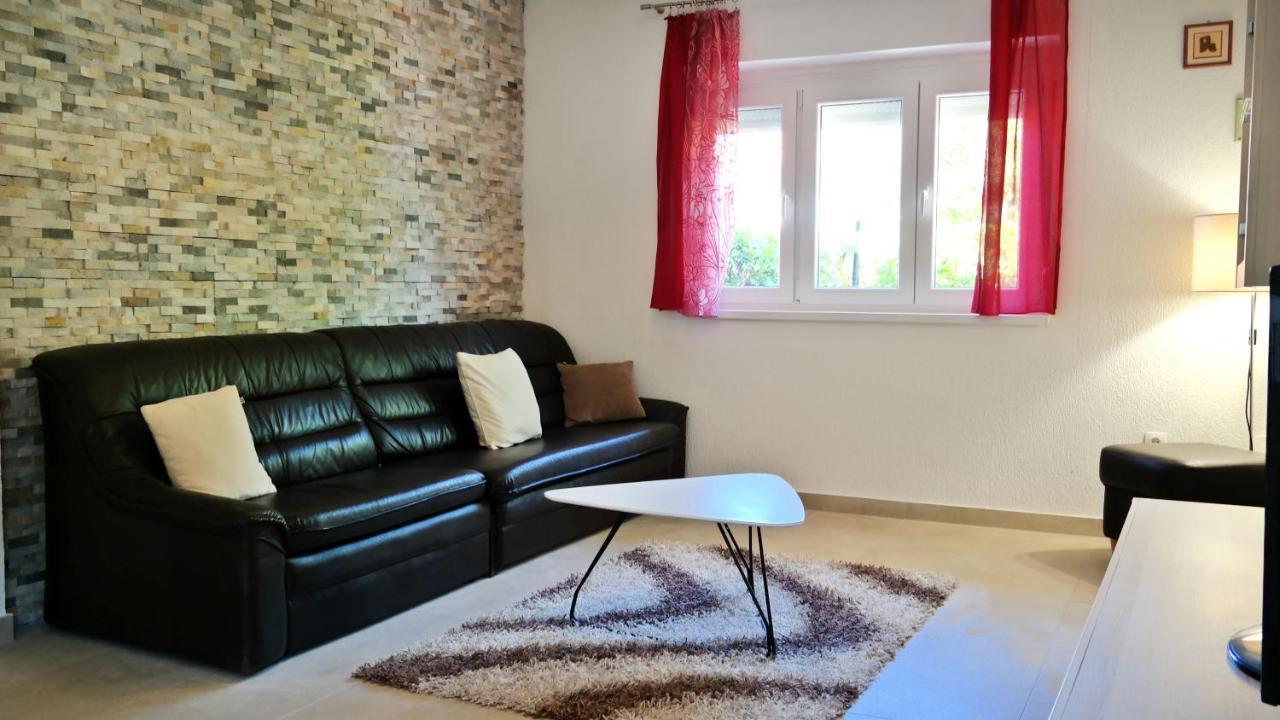 Holiday House Holek Šilo Esterno foto